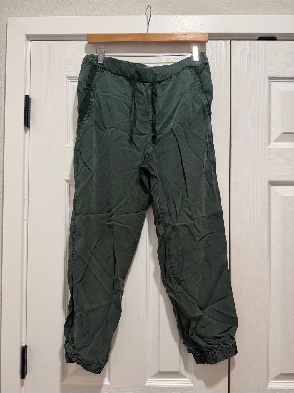 ON THE ROAD GREEN JOGGERS